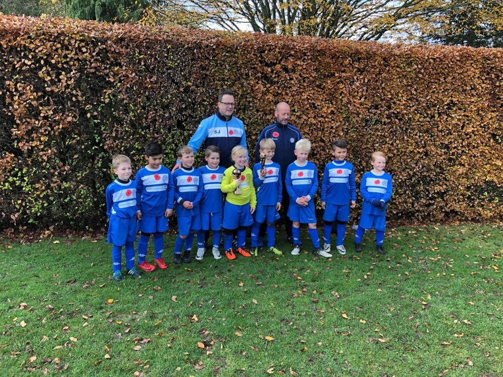 Some of our pictures of our teams wearing their poppies with pride today! 💙⚽️ 
#lestweforget18