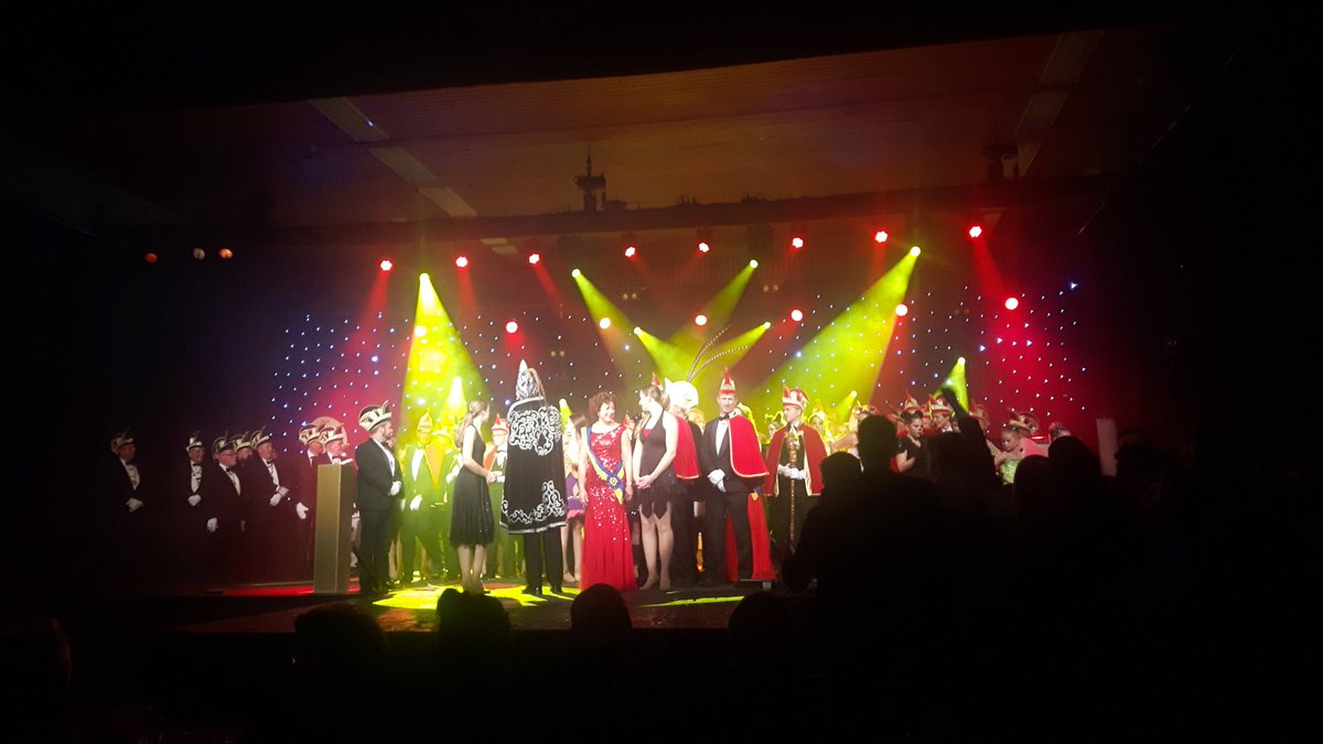 Jacco Aartman de 59ste prins der #Kaninefaten Black Jack met zijn prinses Red Velvet