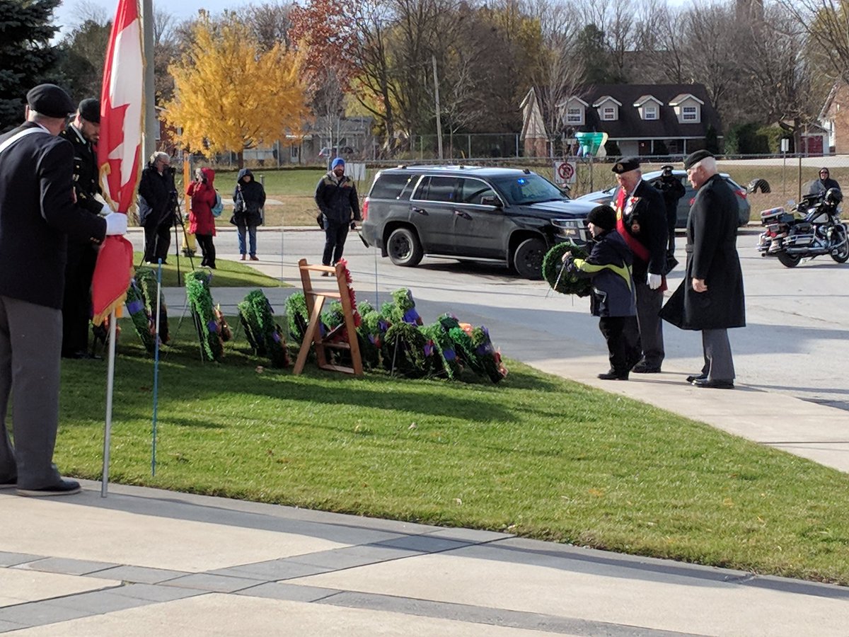 Laying the wreath for Clearview Meadows Elementary School @CMESWolfPack