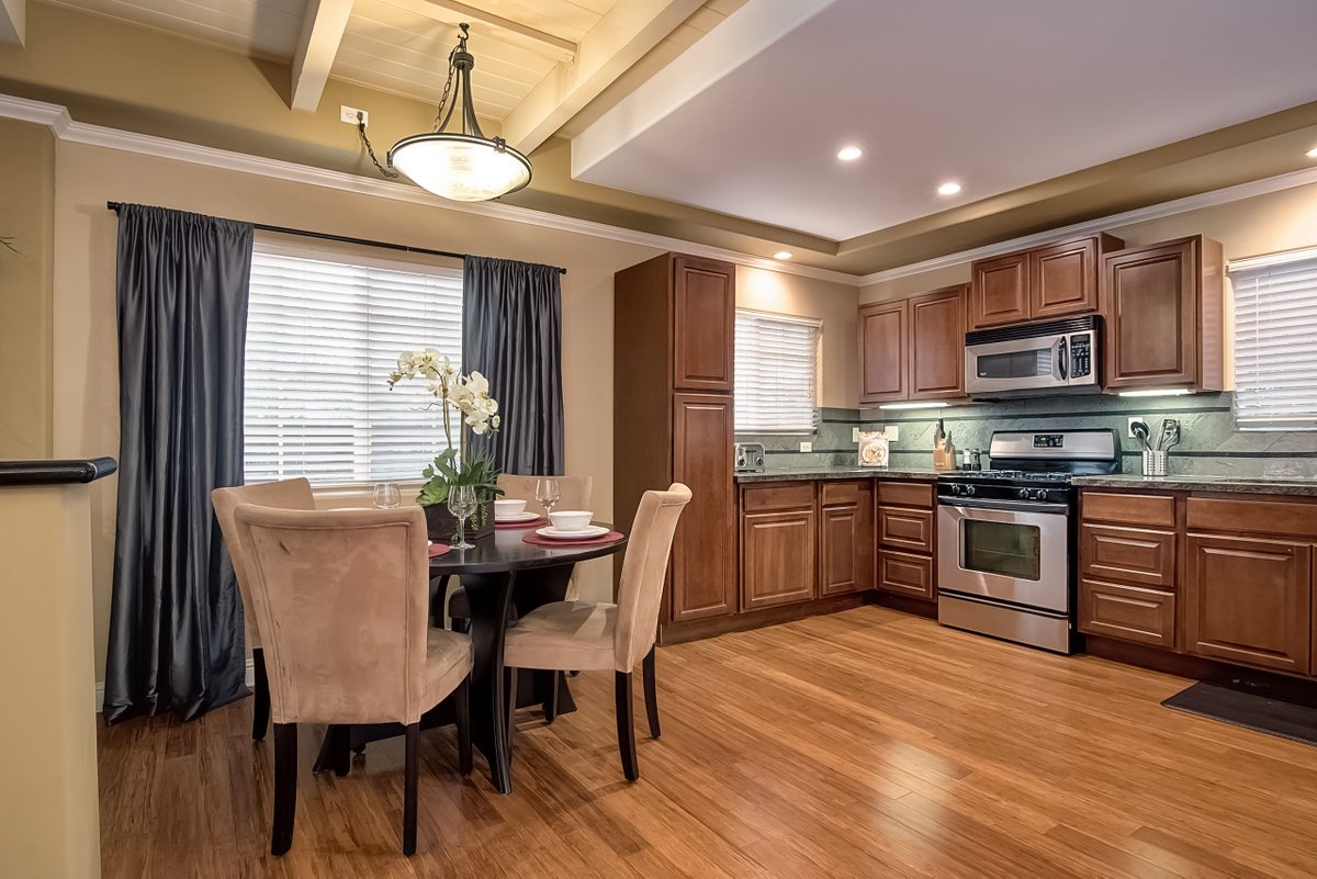 BeachsideVR's tweet image. Last minute special! This #SanClemente vacation rental with hot tub and fire pit now just $179/Night for remaining Nov dates! 

Call to book at this special rate at 800-408-1822 ext 1, or click here for more information: bit.ly/NBBnglw