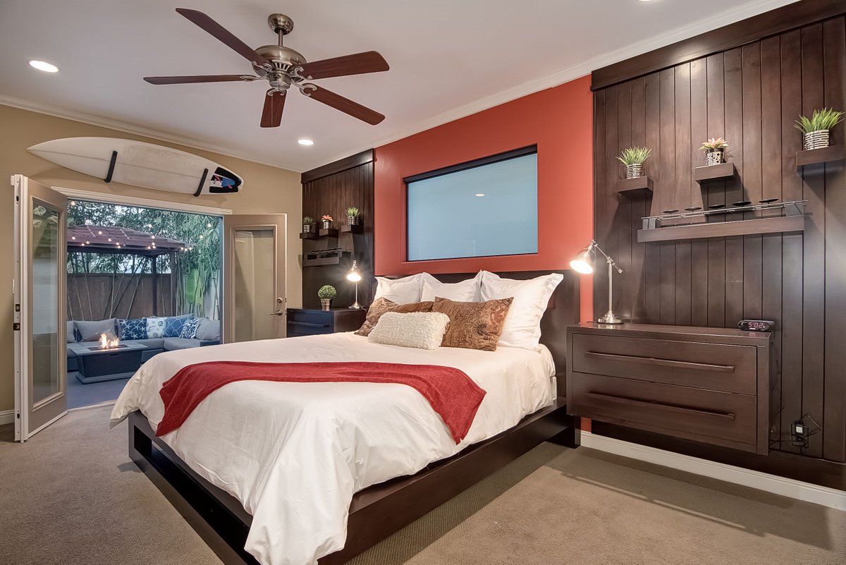 BeachsideVR's tweet image. Last minute special! This #SanClemente vacation rental with hot tub and fire pit now just $179/Night for remaining Nov dates! 

Call to book at this special rate at 800-408-1822 ext 1, or click here for more information: bit.ly/NBBnglw