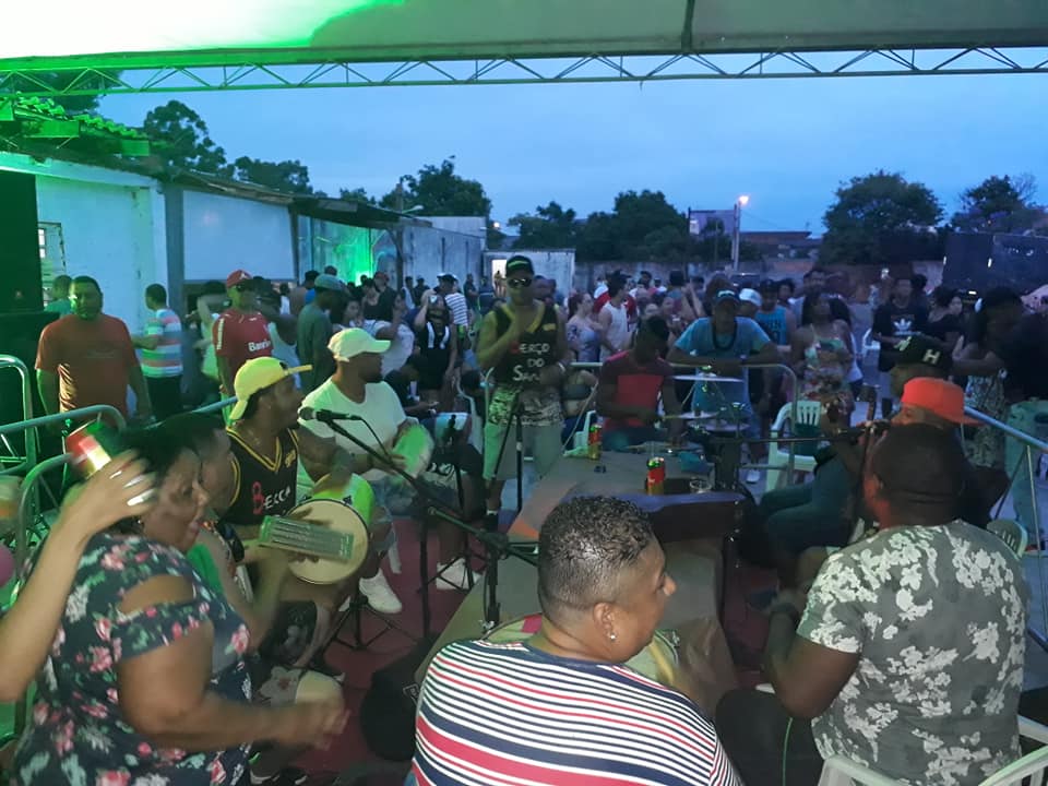 TVRestinganaWeb's tweet image. TÁ TENDO!
#BerçoDoSamba na quadra da União da Tinga. 
E o #Samba vai até a meia noite, com os músicos da nossa comunidade e também convidados.
