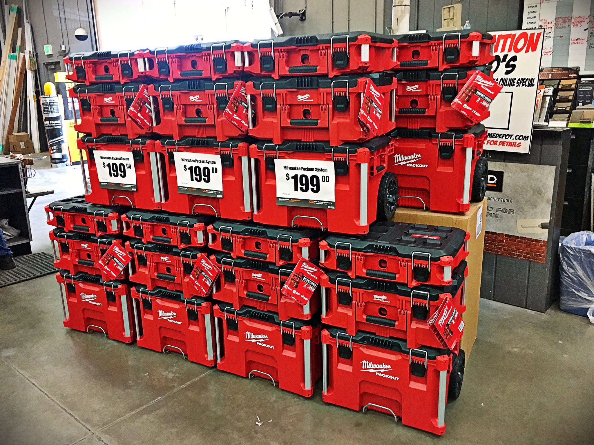 Black friday milwaukee packout online