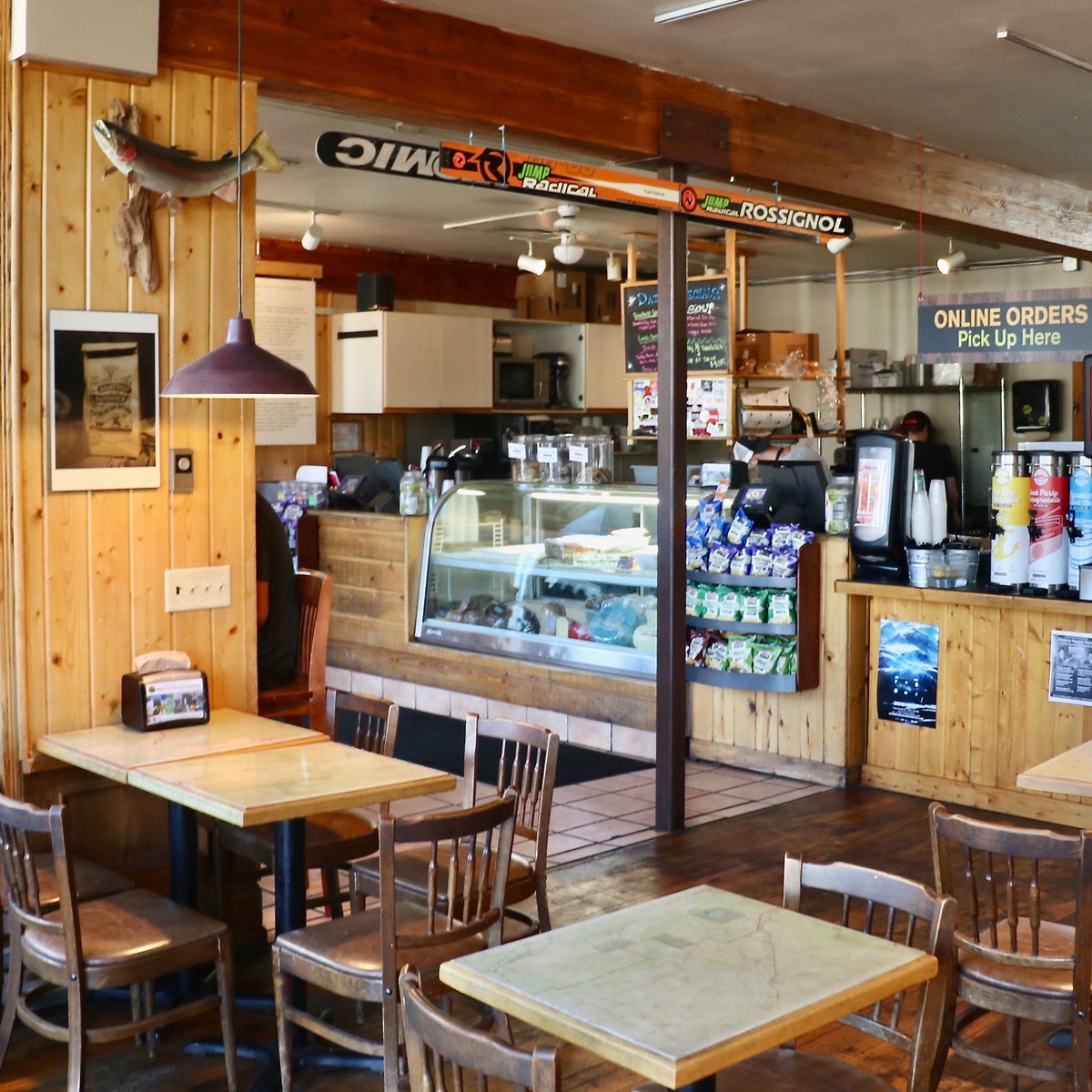 BCDsteamboat's tweet photo. Hey Steamboat! 👋 This week the shop will be closed for renovations🛠, but don’t worry we’ll be 🔙 in action as 🔜 as we can✔️Thanks for your understanding! #BackcountryDeli https://t.co/H6AgQzqUJo