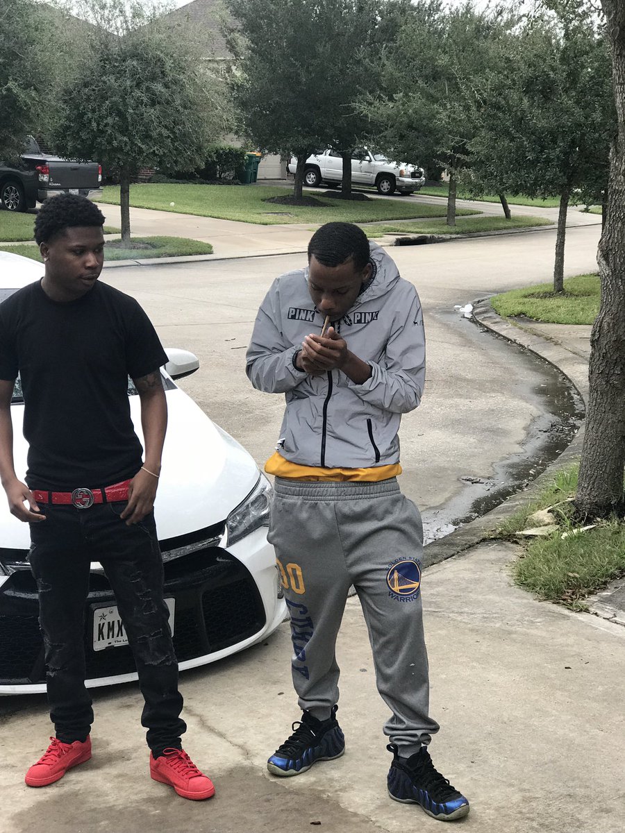 SheLoveTheKICKS's tweet image. 6k™️