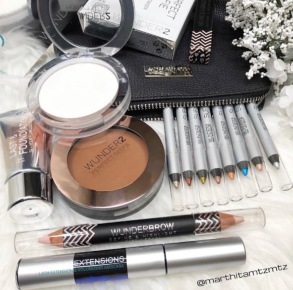 How many #Wunder2 products do you have in your makeup bag?!💁‍♀️ @marthitamtzmtz is ready to go🤩 #perfectselfie #superstayliner #wunder2foundation bit.ly/2Da8dwS