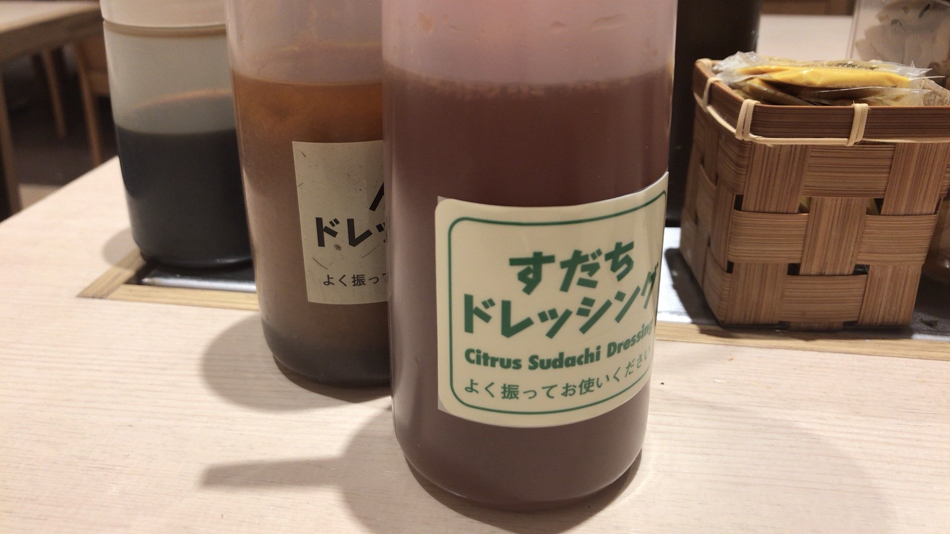 とんかつ 松のや 公式 人参ドレッシングに加え 新たに すだちドレッシングが加わりました 人参ドレッシングも好きだけど 柑橘のいい風味 キャベツだけ追加しようかな 松のや 松乃家 すだちドレッシング 人参ドレッシング とんかつ 松のや 公式 人参ドレッシングに加え 新たに すだちドレッシングが加わりました 人参ドレッシングも好きだけど 柑橘のいい風味 キャベツだけ追加しようかな 松のや 松乃家 すだちドレッシング 人参ドレッシング