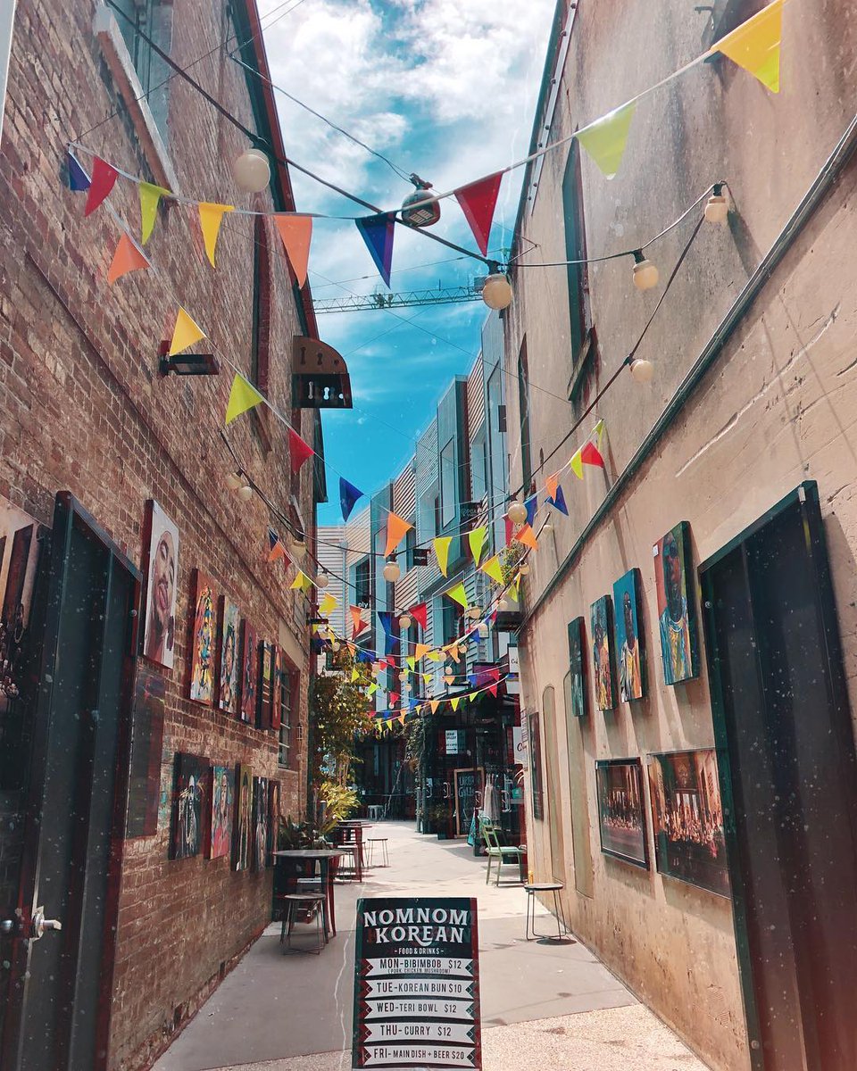 visitbrisbane's tweet image. Let's go laneway hunting 👀 

Wander through Winn Lane, @mybakerylane (pictured) and the recently opened California Lane in Fortitude Valley to find scrumptious eats, fashion boutiques and more 👣✨ 📷 

@.nunaish #brisbaneanyday #thisisbrisbane