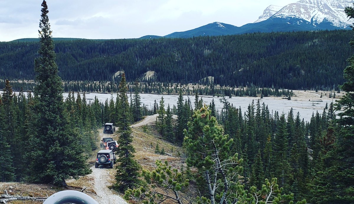 Nothing beats going 4 a rip with Jeep budz😁
#emortalcustoms
@synergymfg
@currieenterprises
@ARB_USA
#OutForARip #mountains #whataview #NowThatsAView #jeeping #40s #37s #JDi #JeepDaddyInc #JeepPorn #jeep #jeeplife #Legendary1941 #jeepwrangler #JeepJK #jeepjunkiesyyc #thejeepmafia