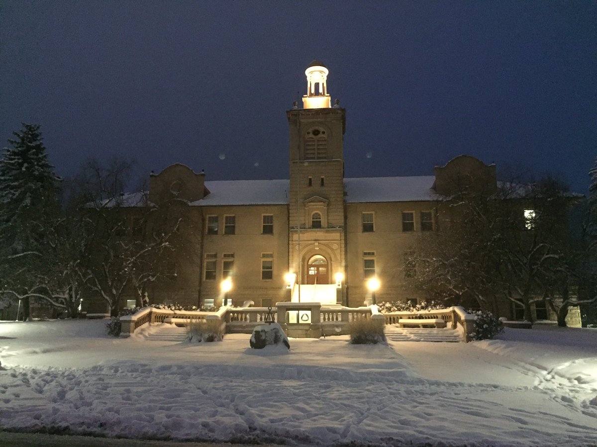 diggerloop's tweet image. Campus is pretty darn beautiful in the #snow #MinesLife #Diggerloop