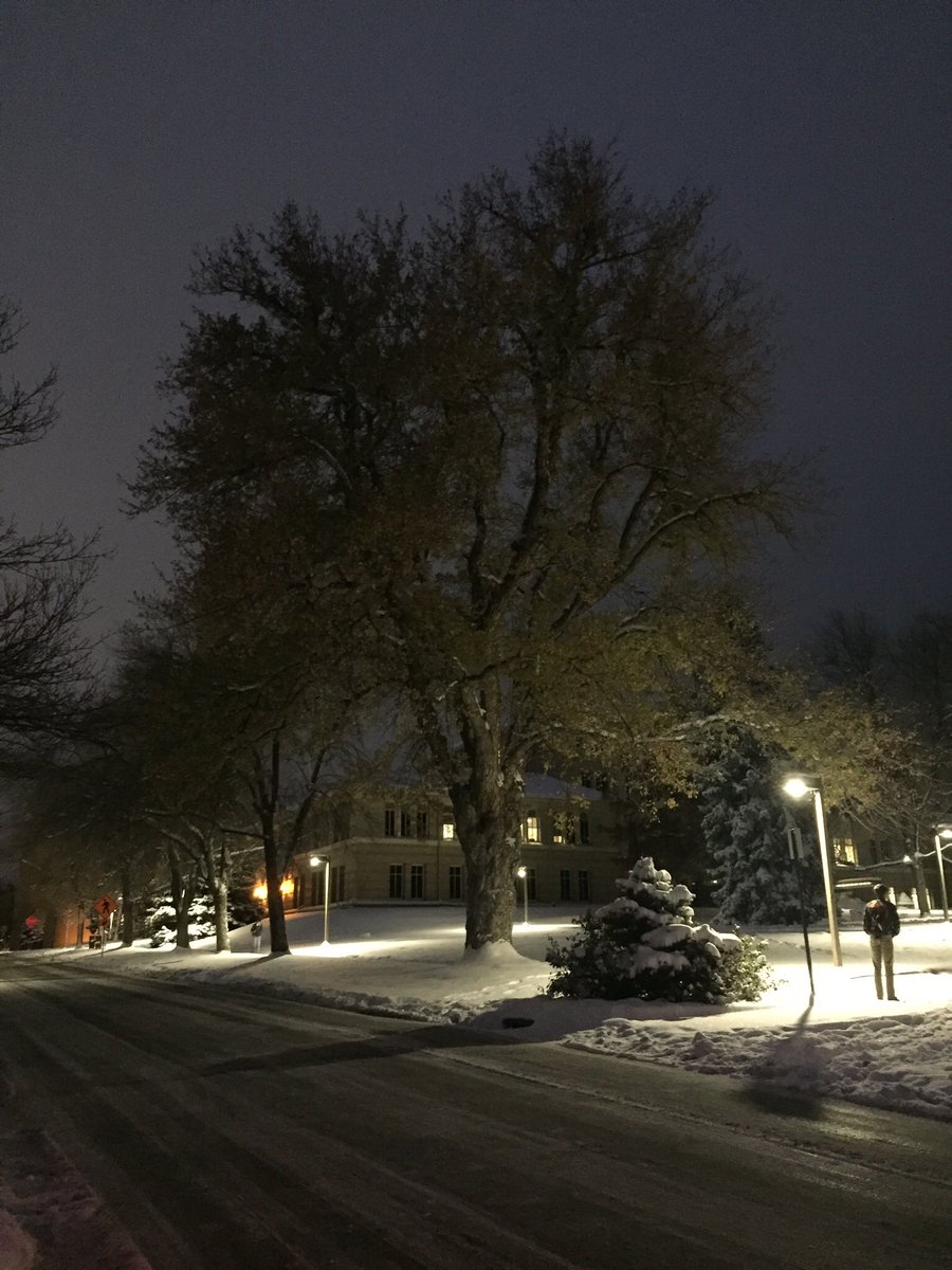 diggerloop's tweet image. Campus is pretty darn beautiful in the #snow #MinesLife #Diggerloop