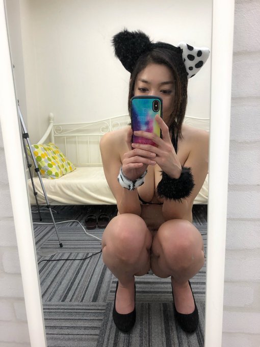 戌年も終わるので 昨日はダルメシアンでした。  あぁぁ あと少しで今年も終わってしまう。。 来年はうりぼうでも着ようかな。 https://t.co/bU68fdTg8T<a href="/tag/mature"class="tags"><span>#mature</span></a><a href="/tag/japanesewoman"class="tags"><span>#japanesewoman</span></a>