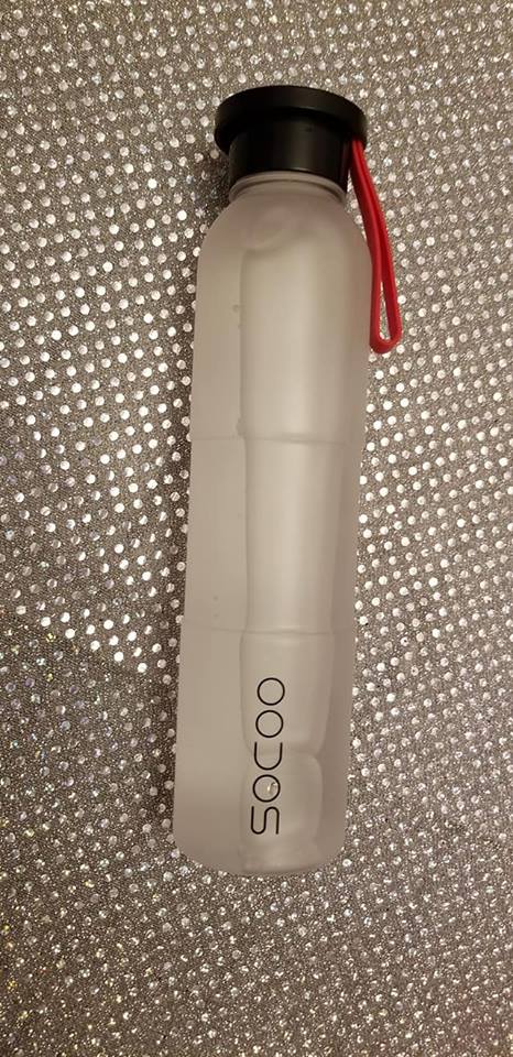PinkKittyBB's tweet photo. SOCOO Dishwasher Safe Water Bottle with Handle. What else is very nice is you can use this for hot or cold beverages. This bottle has a non slip finish and it fits my hands really well.
https://t.co/mtZrrbcj4h https://t.co/ANbGJJssVO