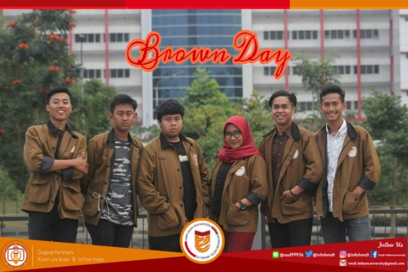 infohmdt's tweet photo. [BROWN DAY] 
Semangat Pagi Browners! 
Hari senin &amp; kamis, harinya kita pakai jaket himpunan kebanggaan kita nih. Ayoo kita coklatkan kampus Telkom University!

Semangat menjalankan kegiatan browners, jangan lupa sertai doa disetiap kegiatan mu😉

#HMDT
#SanggupMampuBisa
#Brownday https://t.co/cmXJQMRqiz