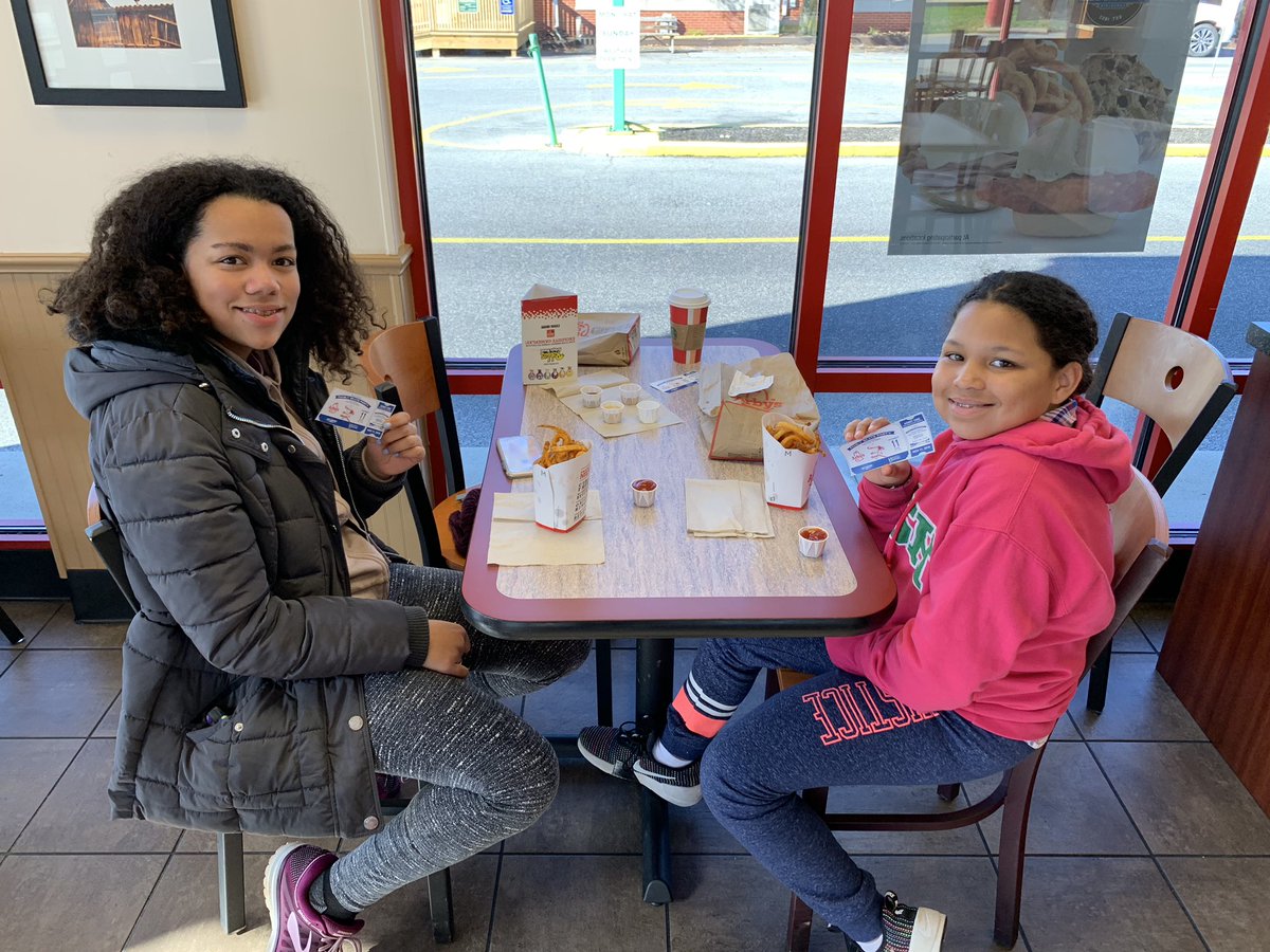 mmulvey03's tweet photo. First time having @Arbys #curlyfries Yummy! @geehasty08 #PricesCorner https://t.co/2BH5XdrRrm