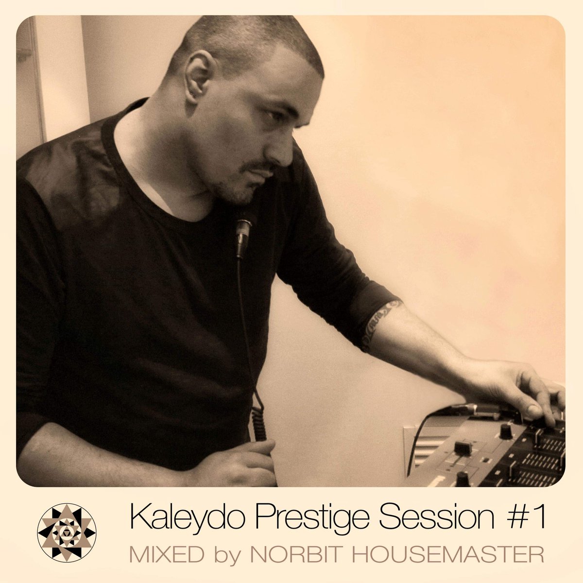 norbertoacr's tweet photo. Coming from 21 Dic on  @KaleydoRecords my personal special mix
Available on @traxsource exclusive..
#housemusic #disco #DJshow https://t.co/IUJBGTlrKz