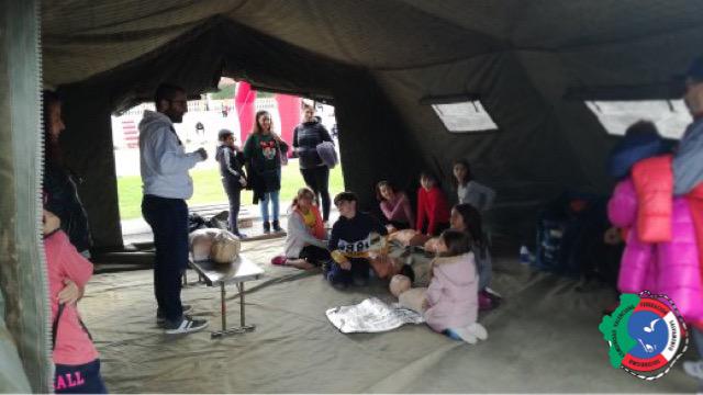 fsscvalenciana's tweet photo. La Federacion de Salvamento y Socorrismo de la Comunidad Valenciana estuvo presente en la #CARRERA LUSITANIA, un año mas enseñando a los pequeños y mayores a hacer la RCP. #FSSCV19, #RCP, #SALVARVIDAS, #Ejercito #Deporte. https://t.co/YIepwgmRtU