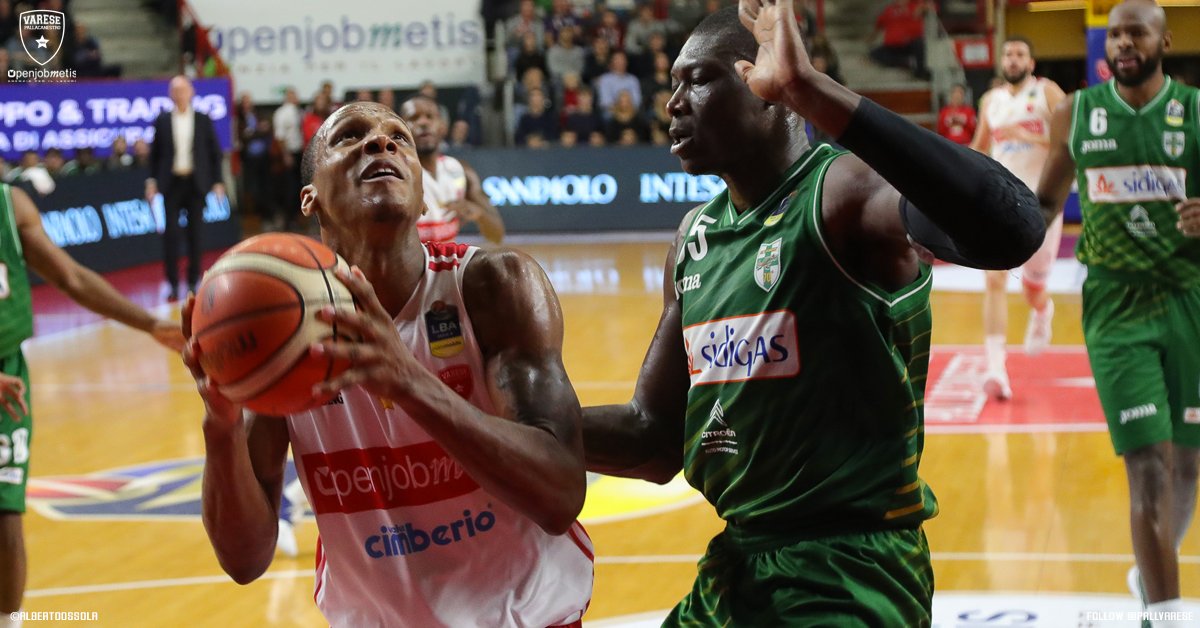 PallVarese's tweet photo. πΈ La photogallery di #VarAve (parte 2) #GOVARESE https://t.co/m2U7DiPiev