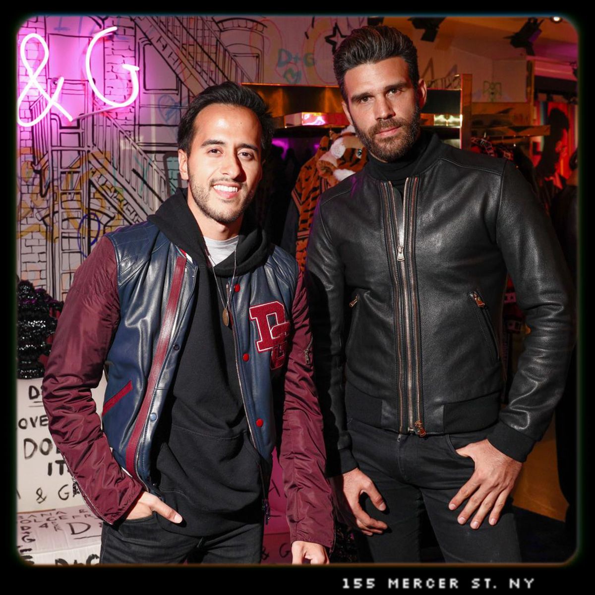 dolcegabbanajp's tweet photo. #DGMercerSt ブティックで行われた、"No Selfies Please"イベントの模様をチェック!#DGLovesNewYork #DGMillennials https://t.co/ojBFGAXZHW