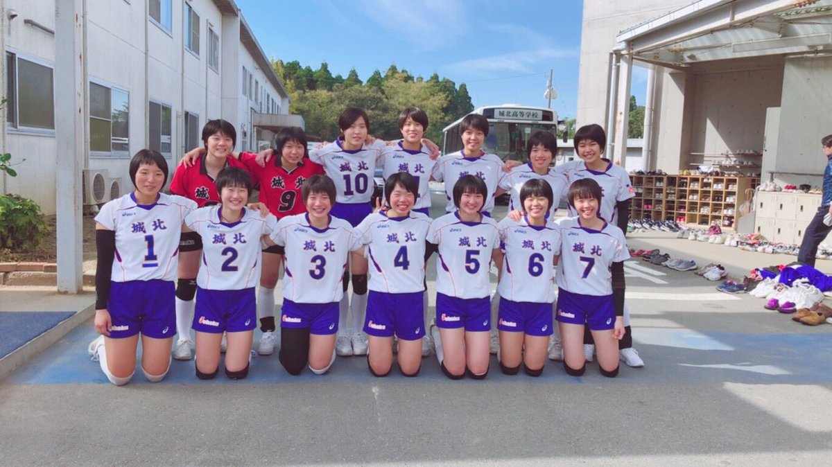 REIJU12's tweet photo. 10年間続けてきたﾊﾞﾚｰ生活が終わりました。今まで辛いこと、悩むことも沢山あったけど 最高の仲間と出会うことができ、たくさんの思い出ができて本当によかったです!!今までたくさん支えて、応援して下さり本当にありがとうございました。 https://t.co/AJ7IFDiEhN