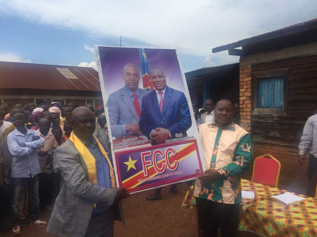 ClaudeNyamugabo's tweet photo. Pendant que les autres cherchent le pouvoir à #Genève, les cadres du @FCC_RDC sont aux côtés de la population.
Moi j'ai passé mon week-end dans les groupements de #Bushumba, #Luhihi, #Mudusa et #Mumosho. Notre victoire, l'honorable @EmmanuelShadary et moi, se prépare maintenant. https://t.co/ly1tBhYDPk