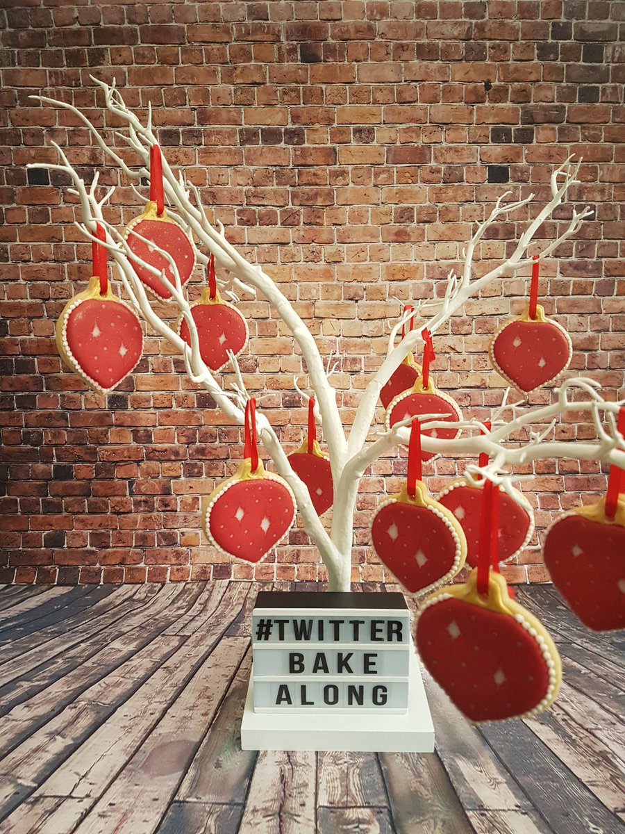 rosietee69's tweet photo. 🎶It's beginning to feel a lot like #Christmas 🎶 with these mulled wine flavoured biscuits 🤶 #TwitterBakeAlong https://t.co/trq5x6JIlu