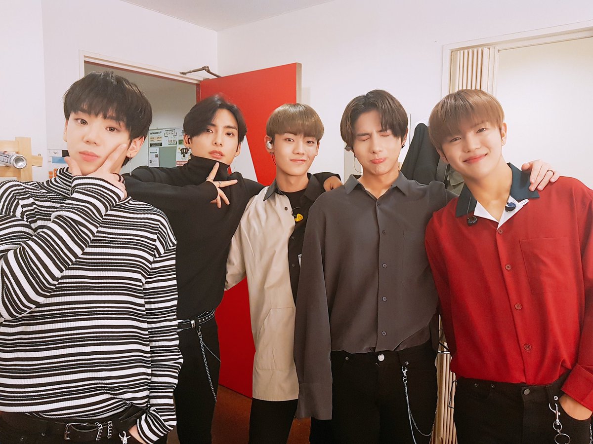 official_ACE7's tweet photo. [#ACE_PHOTO]
일본 마지막 공연!!! 시작해봅시다~😎
#To_Be_An_ACE #ZeppTokyo
#はじまるよ😶
#ACE #에이스 #Choice #초이스 #가뉴찬씀 https://t.co/Zsony6aNex