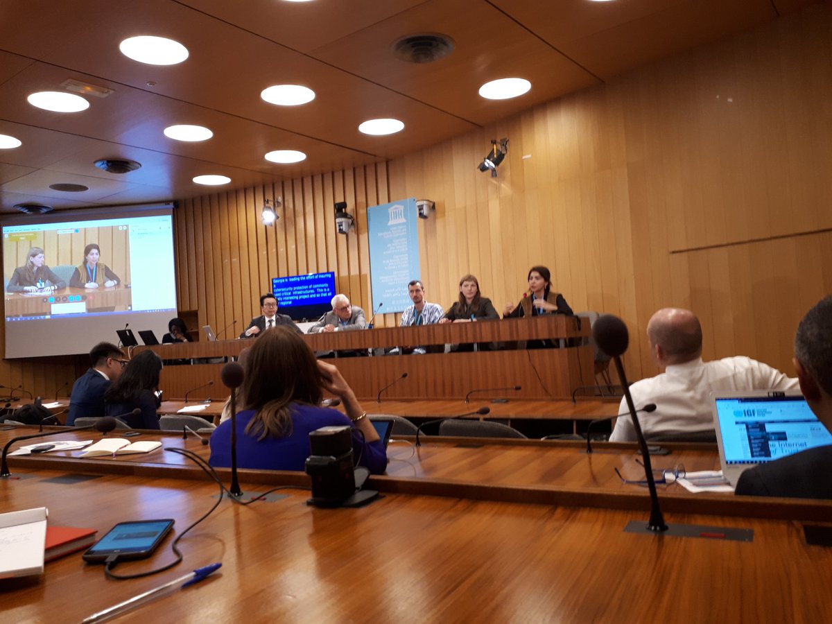 TKajzer's tweet photo. #Slovenija sodeluje na mednarodnem forumu v #Parizu o upravljanju interneta @intgovforum @SloIGF Proces ustvarjanja mednarodnih norm. Krepitev zaupanja in varnosti v kibernetskem prostoru @MZZRS https://t.co/U735q7vvOy