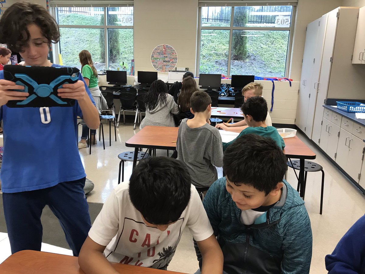 JenniferAGates's tweet photo. Meet the captain of the #STEMon team @MtnViewES M uses his ❤️ of #cobbintech 2 archive our strong work on #foodwaste & #foodinsecurity during #STEMDay #STEMon #DayofDesign2018 @STEMconnector @STEMcobb #stemcobb #engagecobb https://t.co/HdEqq1bkgX