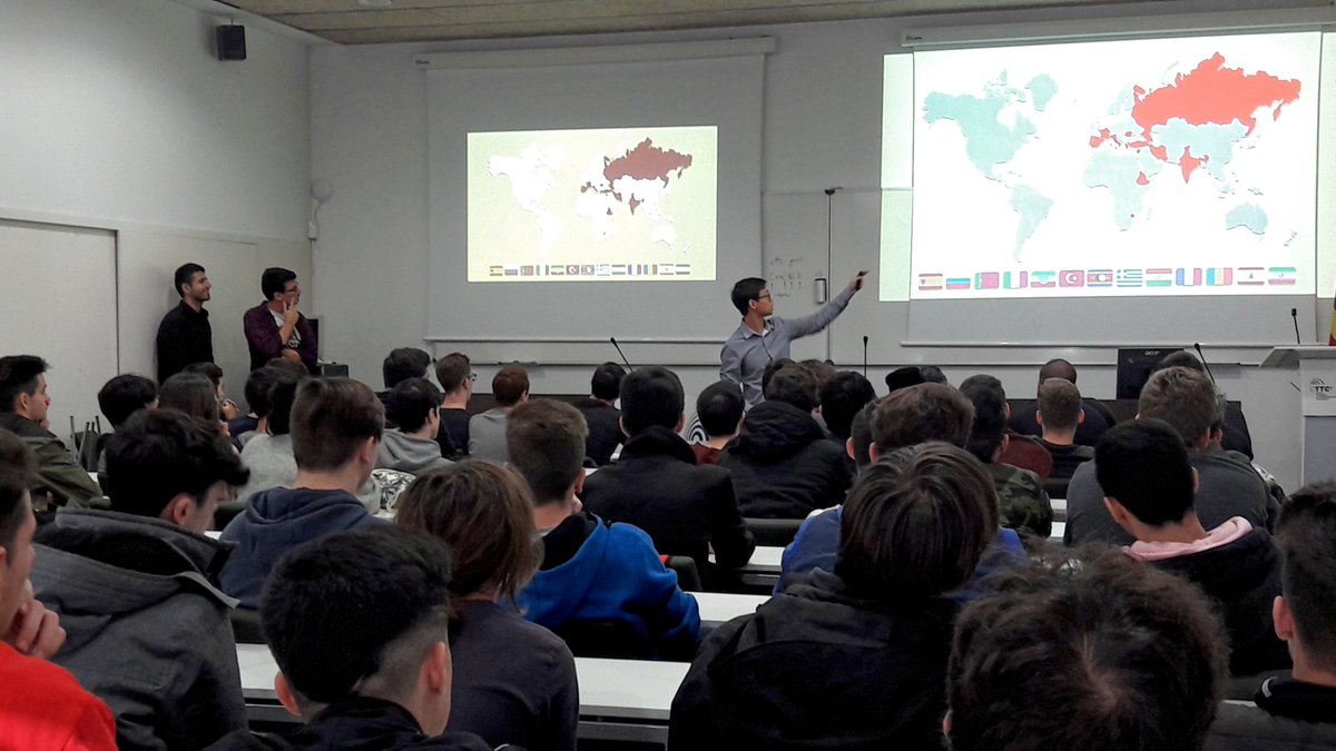 Our ESRs Angel, <a href="/hd_trim/">Hoang Duy Trinh</a> and Soheil now interacting with secondary school students and presenting their work at #SemanaDeLaCiencia 2018 <a href="/CttcTech/">CTTC</a>  @MSCActions #Sustainability #5G #MachineLearning #phdlife 🤓👏