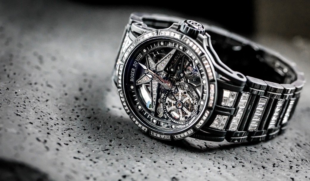 artinfodotcom's tweet photo. Roger Dubuis Creates Diamond Studded Excalibur Spider Ultimate Carbon Timepiece
https://t.co/vqaoDD6qd6
@roger_dubuis #blouinartinfo #blouin #artinfo #jewelry #watches #rogerdubuis #creates #diamond #studded #excaliburspider #ultimate #carbon #timepiece https://t.co/MSGySCPqwj