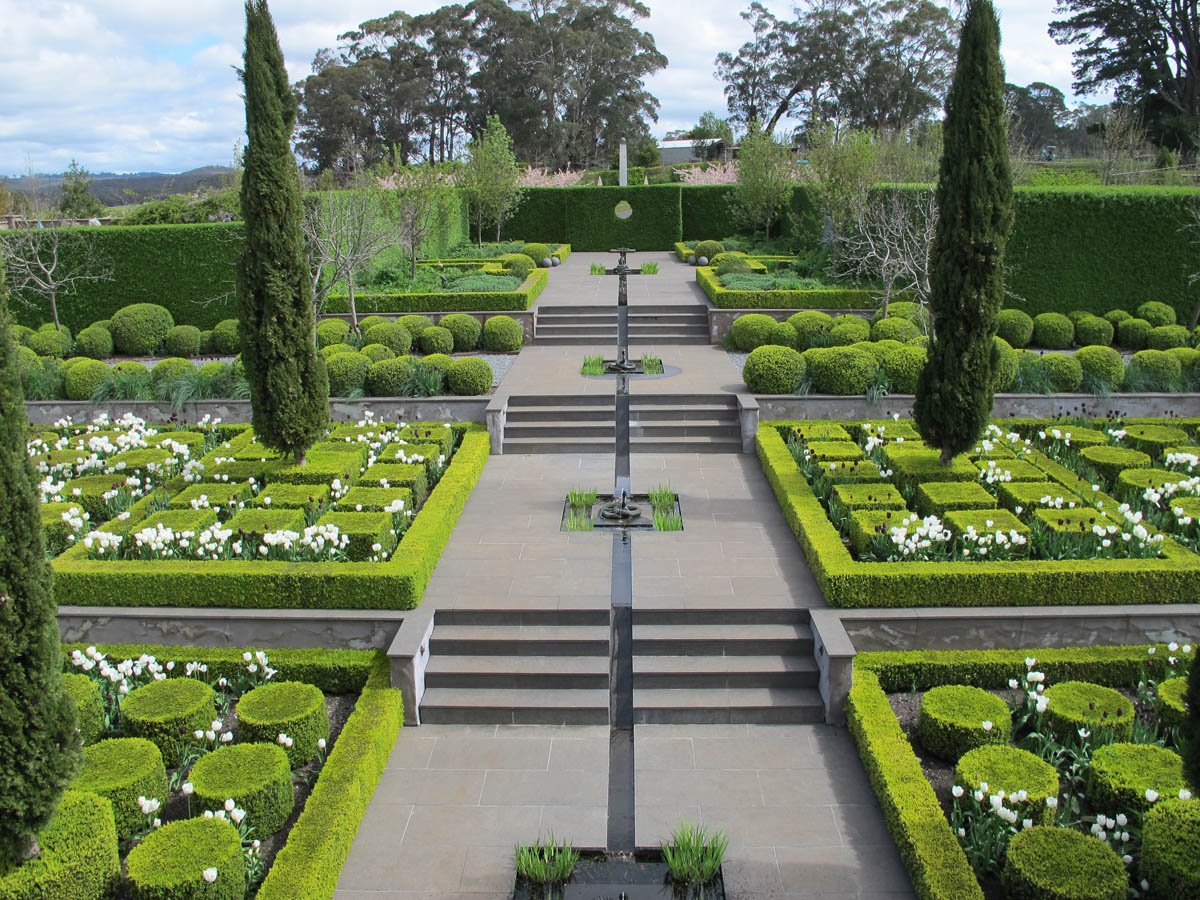 GrowCookEat's tweet photo. This weekend renowned landscape designer Paul Bangay is opening the gates of #Stonefields to raise money for the #SAKGF
Book tickets here: https://t.co/CHaflNX6d4 https://t.co/0VD0IZ0qSC