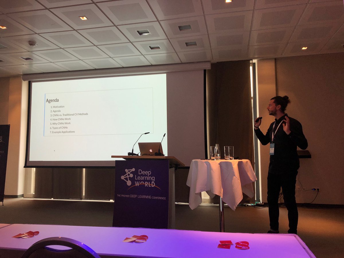 btelligent's tweet photo. Philipp Jackmuth on Convolutional #NeuralNetworks at #deeplearningworld in #Berlin 💻#AI #KI #PAWcon https://t.co/Ozv46PNjTZ