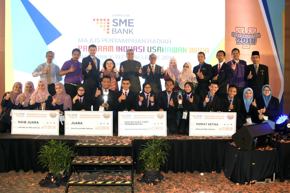 SME_Bank's tweet photo. Tahniah kepada semua guru dan pelajar terutamanya pemenang-pemenang Program Usahawan Muda SME Bank #YBizChallenge2018
Jumpa anda di dalam Program Usahawan Muda SME Bank Y-Biz Challenge akan datang!
#smebank #ybizchallenge2018 #programinovasi #usahawanmuda #kejayaan https://t.co/DDfriTwTyH