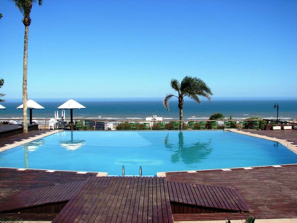 keelydumar1's tweet image. If she listen to city girls she gone fucc yo homeboy , txt yo daddy , and marry yo uncle 😭🖕🏾