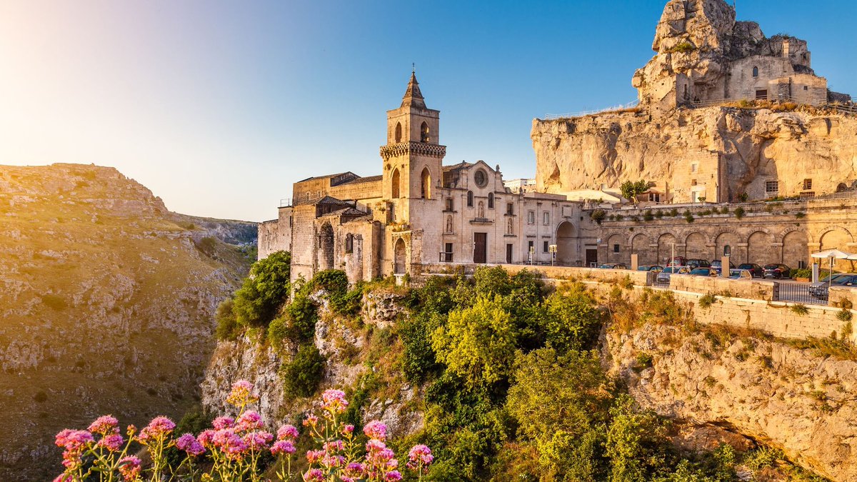 amazing_italia's tweet photo. Matera Sunrise 🌅  #Matera @ItalyforTourist #Basilicata #italy @ItalyforTourist @Matera2019 @TurismoPugBas @ItinDiViaggio @seeyouitaly https://t.co/ctScsjSNOw