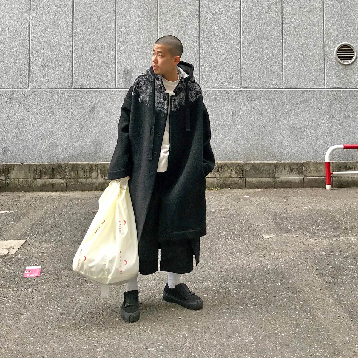 w_and_m's tweet photo. Styling .
Coat #shinyakozuka
https://t.co/Al8wqcoDa5
Pants #craiggreen
https://t.co/KgFvwXZPYO
Bag #marineserre
https://t.co/jUNPwyQlzQ
Shoes #primury
.
ALL IN STORE&ONLINE!!! https://t.co/bb07OPOfCE