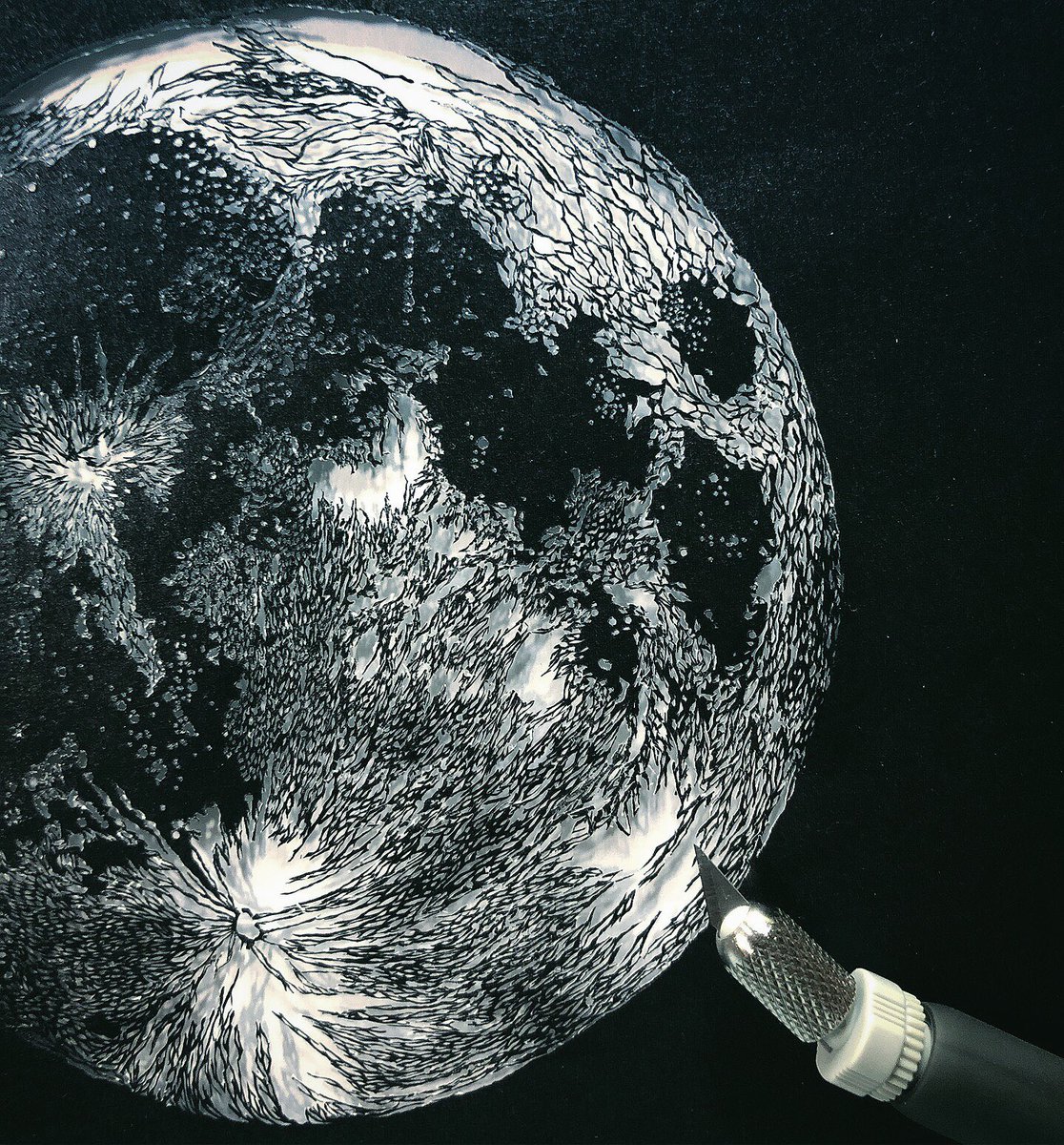 冨永草太 切り絵 Pa Twitter 満月切り終わりました 切り絵 私を布教して 満月