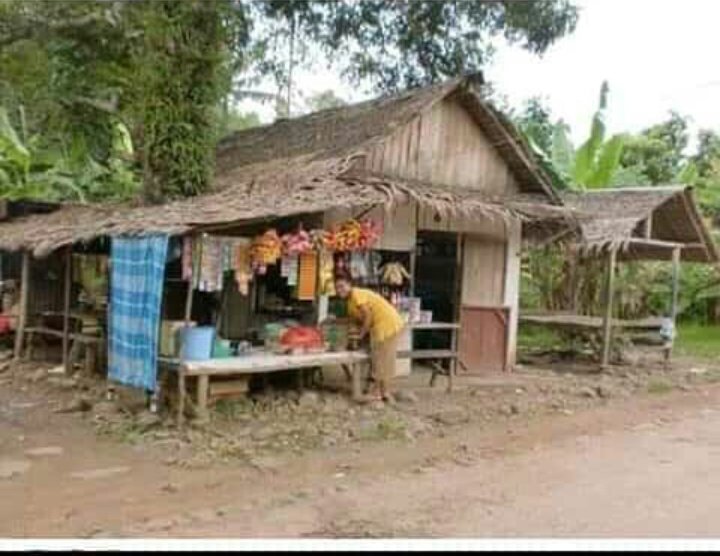 Mari budayakan belanja diwarung tetangga walaupun selisih 500 - 2000,tapi secara tidak langsung kamu sudah membantu menyekolahkan anak2 nya dan bila kamu punya hajat,sakit, meninggal dunia tetangga mu yang akan mengurus mayatmu😭😭😭 #NUCare