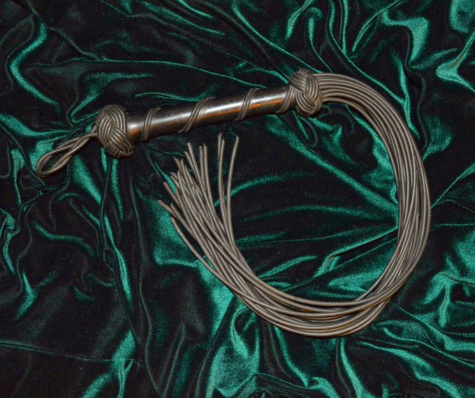 Stinging &amp; Soft #velvet #flogger #rubber #bdsm #Dominatrix https://t.co/SMMOrVhdyK<a href="/tag/velvet"class="tags">#velvet</a><a href="/tag/flogger"class="tags">#flogger</a><a href="/tag/rubber"class="tags">#rubber</a><a href="/tag/bdsm"class="tags">#bdsm</a><a href="/tag/dominatrix"class="tags"><span>#dominatrix</span></a>