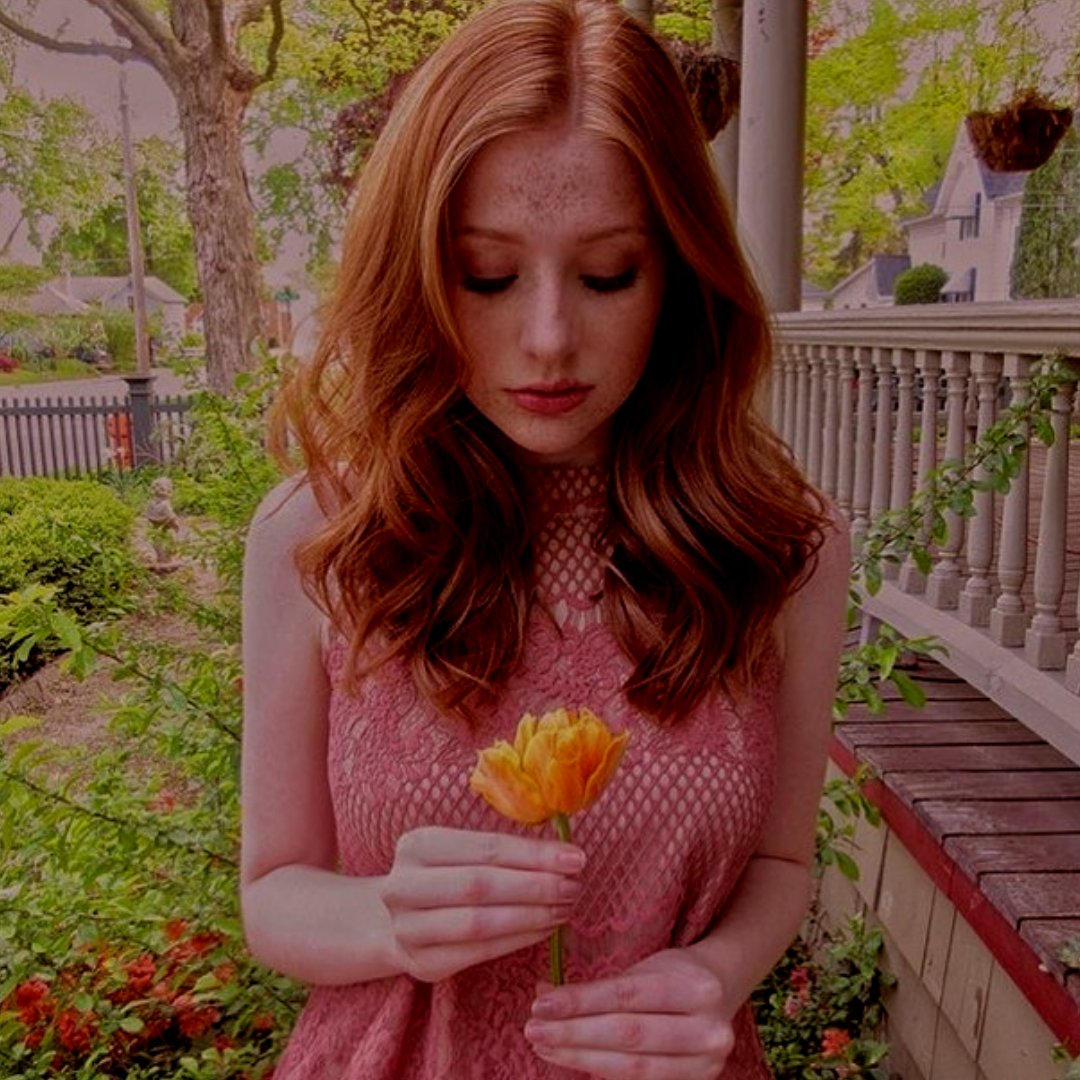 astroxirl_'s tweet photo. . . *  
  .  ✧　 　*  　　 　 　
 *  .   Tus ojos felices serán 
　siempre mi color preferido.
　　　　 *  * https://t.co/Sq1tVzatIY