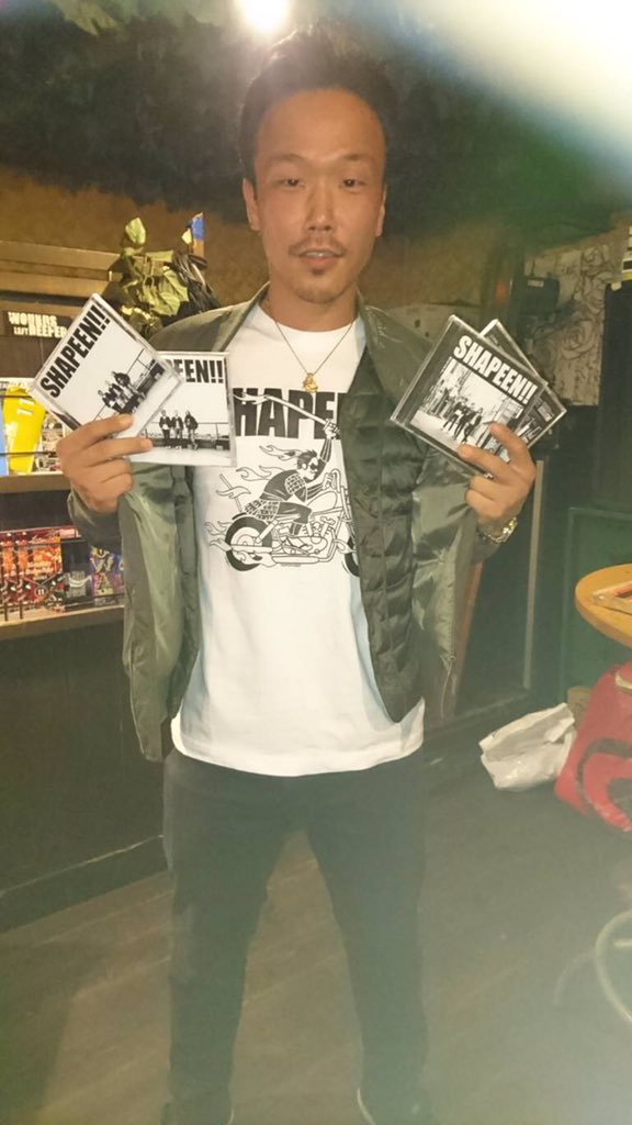 AkifumiShimoda's tweet photo. シャピーン #shapeen ライブ!!中野!、マジでカッコよかったな!! シャピーンTで遊び行きました。 https://t.co/npkvR9RcY7