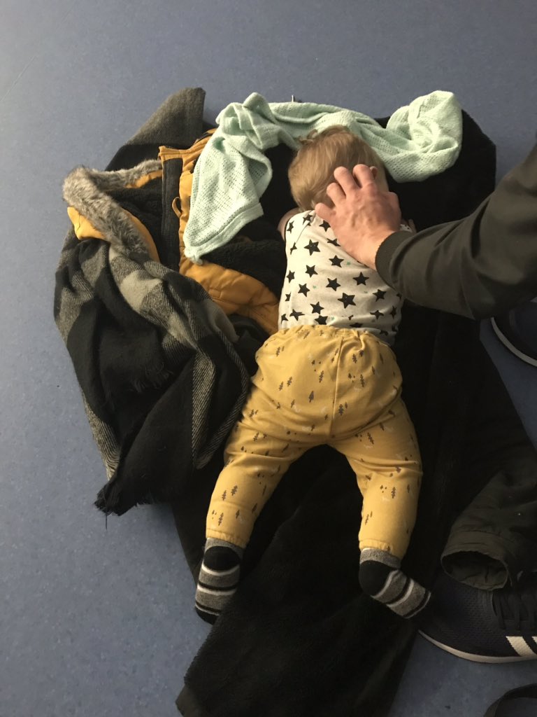 Alicerj22's tweet photo. @TheCountessNHS is it considered acceptable that our 14 month old boy was left to sleep on the floor last night while waiting nearly 8 hours to be seen?! Also here was an 11 month old girl again sleeping on the cold hard floor! https://t.co/AHToIcPNRD