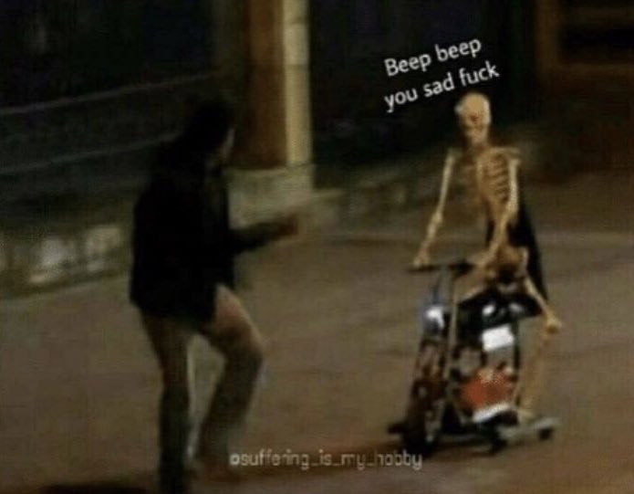robskiesss's tweet photo. my friends picking me up to do hoodrat shit when i’m goin thru it https://t.co/MyImXkPffA