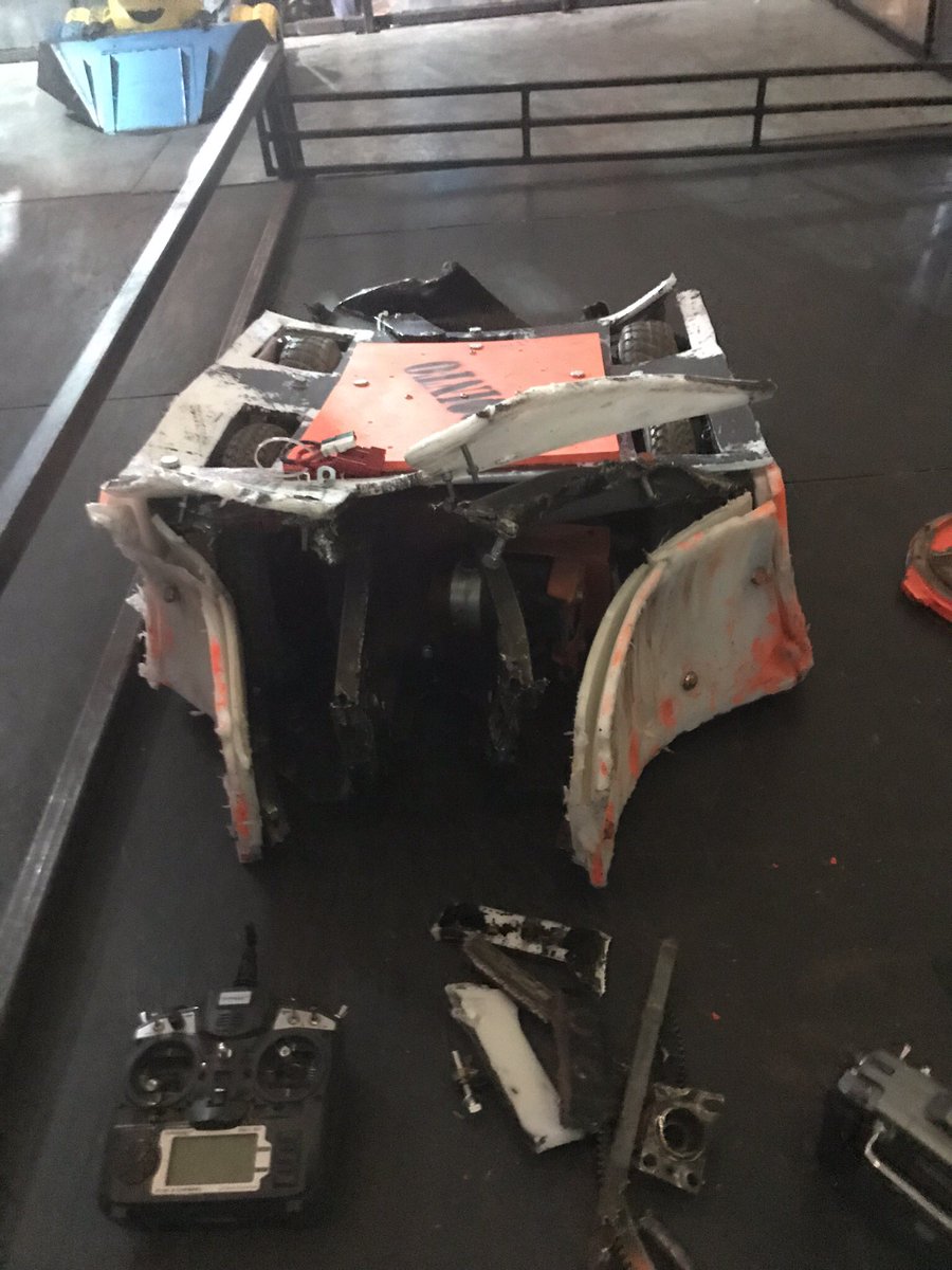 Robot2O's tweet photo. 4th place 👍🏻 @extremerobots @ShockbotsUK #cheltenham https://t.co/oBYeUAqxcI