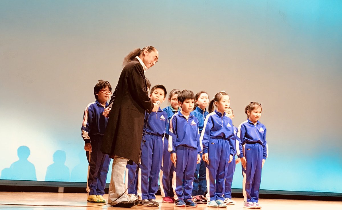【アウトリーチ三種町公演・満員御礼】今年はお天気に恵まれ、心地よい秋晴れの中の開催となりました。
たくさんの方々にご来場いただき、ありがとうございました！

#踊る秋田 #三種町 #石井漠生誕の地