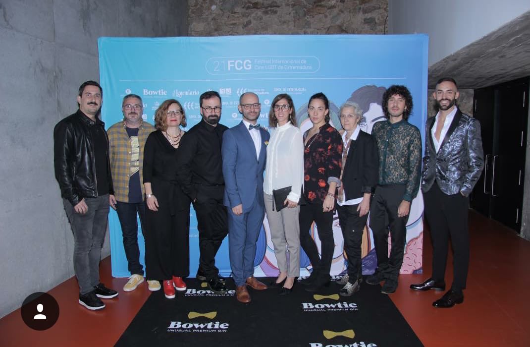 ArantxaEche's tweet photo. Este premio del #21FCG a la película #CarmenYLola es para todo un equipo comprometido! ¡GRACIAS a @FanCineGay y a quienes trabajan diariamente por transformar valorando la diversidad! https://t.co/ib88zbkegE