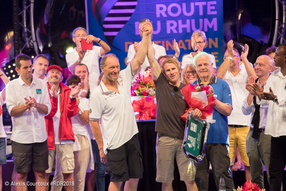 RouteDuRhum's tweet photo. Duel final d'anthologie la nuit dernière...Et pendant ce temps là la course continue...
Le point sur les 93 skippers en course ! 
>  https://t.co/CqOBbTrztm #RDR2018
#RDR2018 https://t.co/6qDFd4tNLB