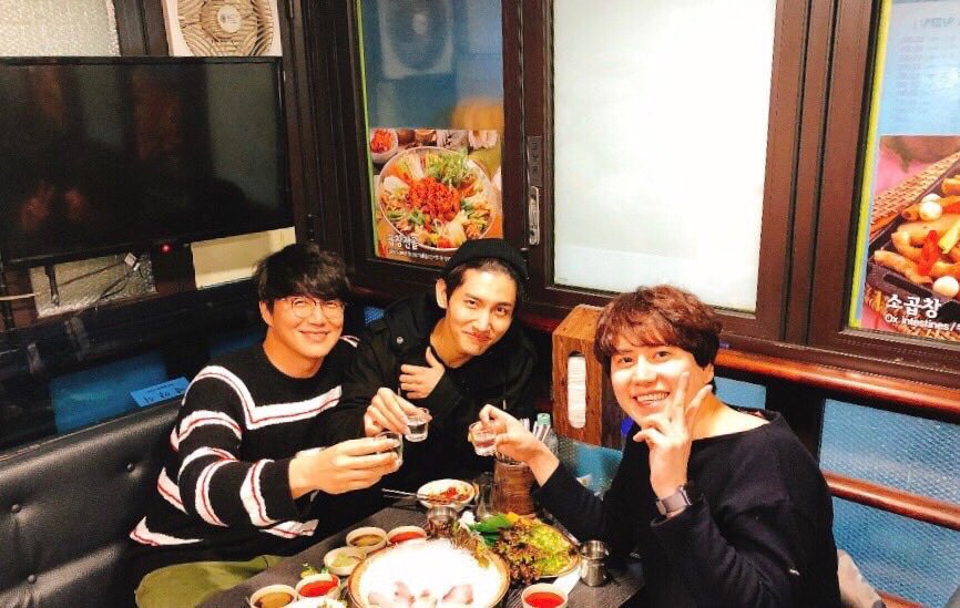 kikiikyu's tweet photo. Sung Si Kyung’s tweet about his meeting with Changmin and Kyuhyun💕 https://t.co/llDV12iS49
