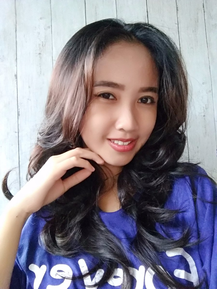 Inggridvalira's tweet photo. Masih ada yang kenal dengan saya kah 😄😅 https://t.co/t8gus9iOae